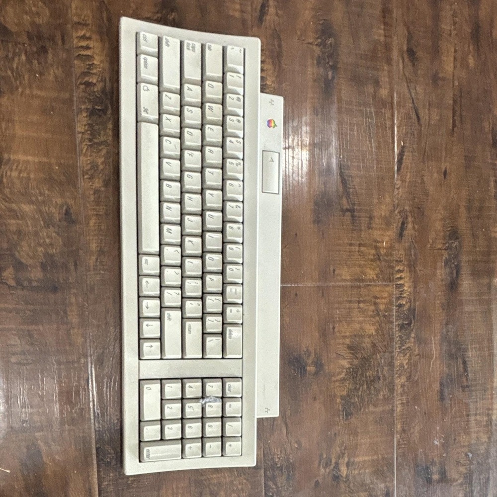 Vintage Apple Keyboard II M0487 Vintage Mac ADB Keyboard 1990 Malaysia
